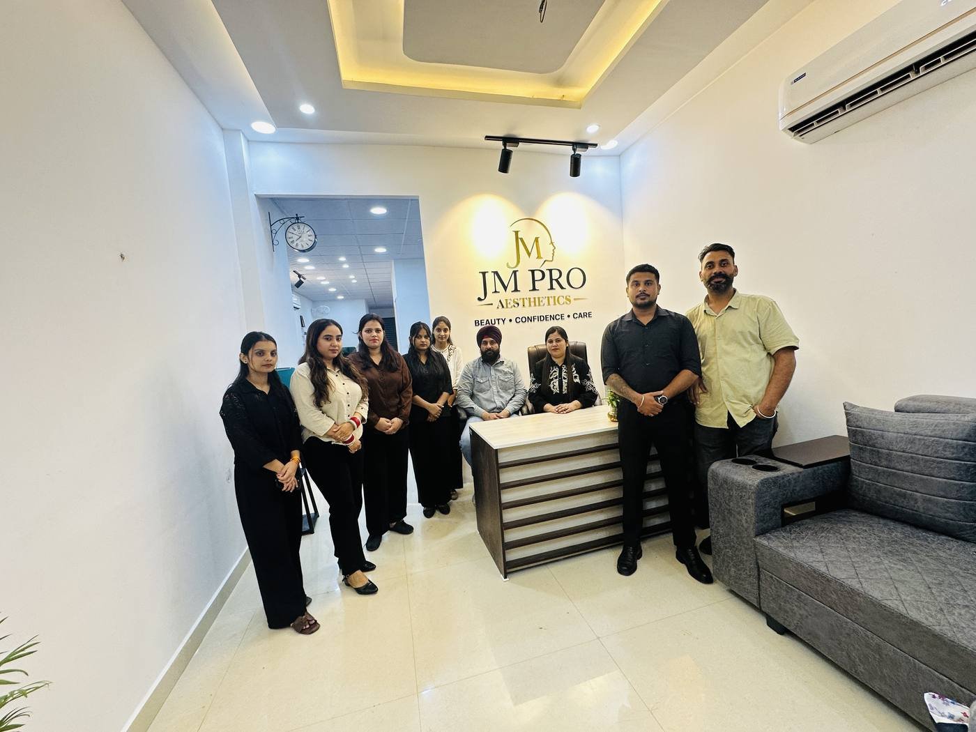 JM Pro Aesthetics full team group photo